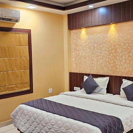 Hotel Royal Wings Elūr Extérieur photo