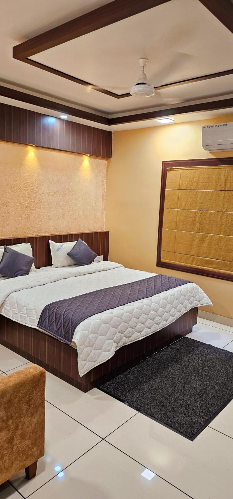 Hotel Royal Wings Elūr Extérieur photo
