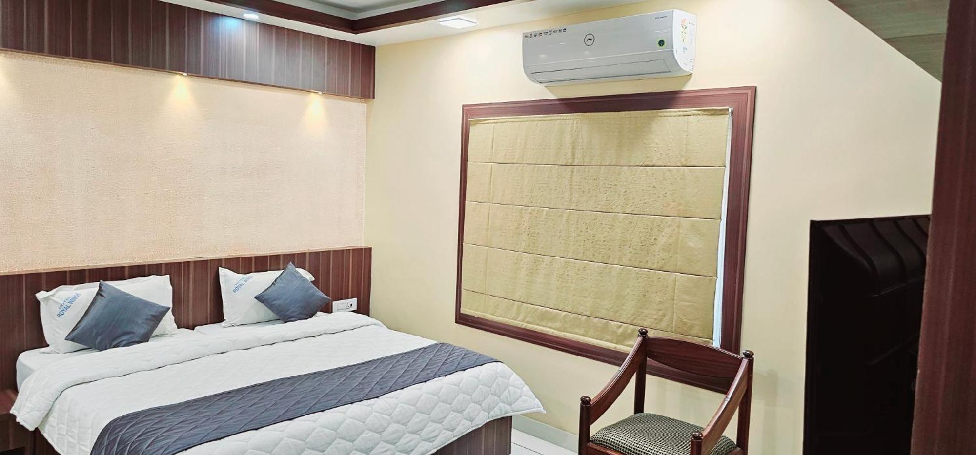 Hotel Royal Wings Elūr Extérieur photo