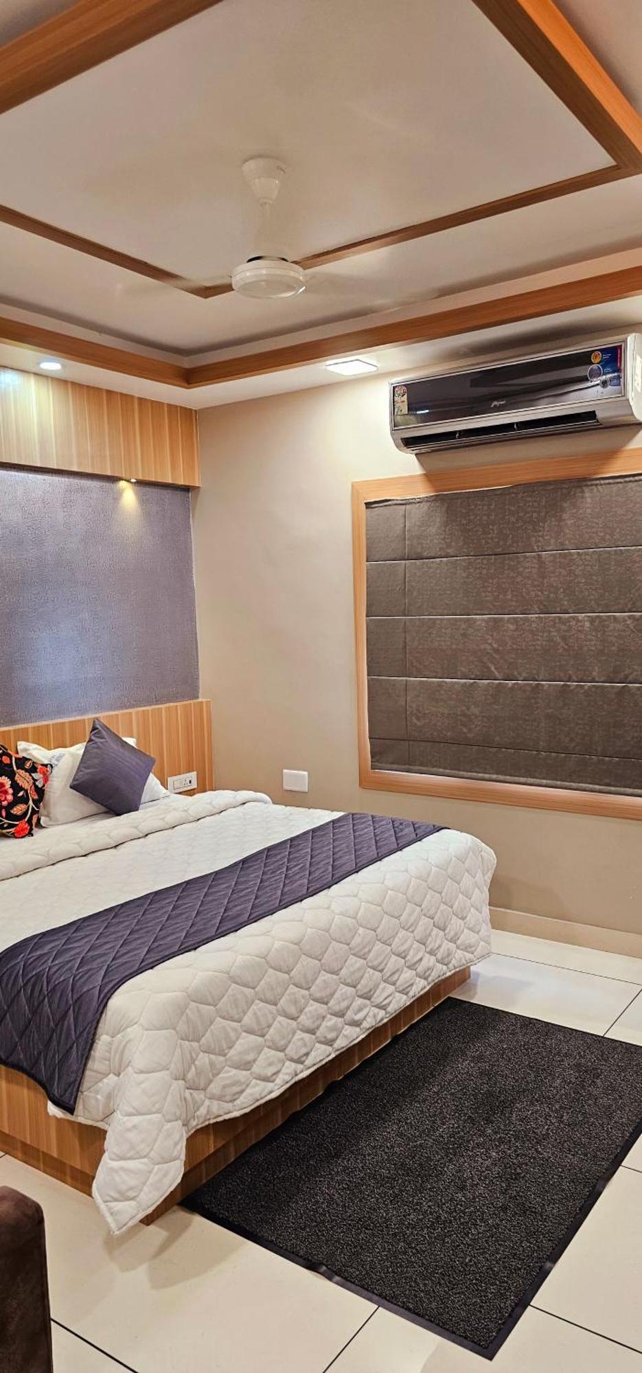 Hotel Royal Wings Elūr Extérieur photo