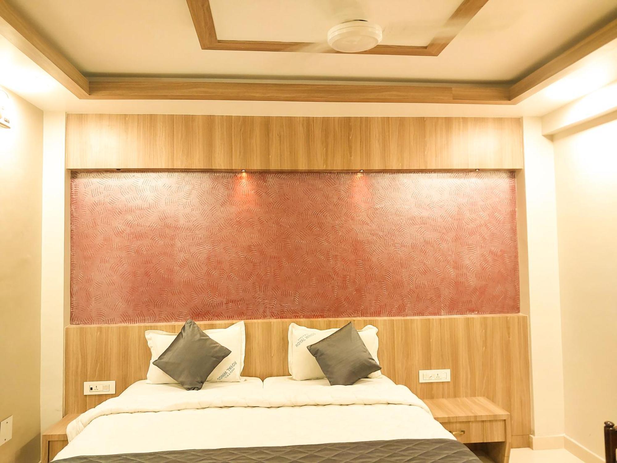 Hotel Royal Wings Elūr Extérieur photo